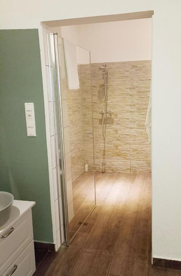 3 Bedrooms With Ensuite Bathrooms Вена Экстерьер фото